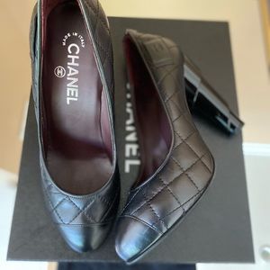 Chanel quilted pumps, black, size 39, 3 inch heels, worn once.